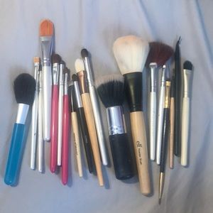 Makeup brushes